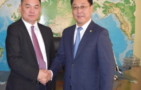 Ашиг сонирхлын зөрчилтэй П.Сэргэлэн сайд хурдан морины уралдааныг хахир хүйтэн цагт зохион байгуулах шийдвэр гаргалцаж  байна!