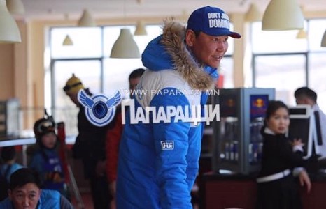 Газрын дарга Ц.Шараваа танхай этгээд гэж үү 