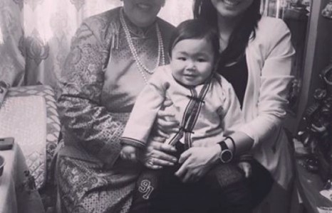 Жүжигчин Б.Мишээлийн хүүг хар даа... 