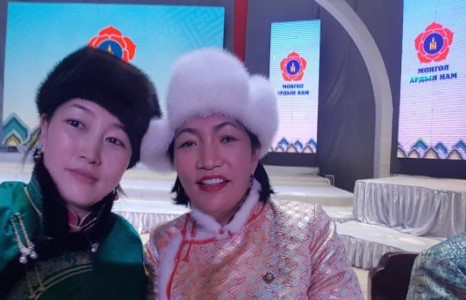 Тахиа жилд нярайлах дэд сайд 