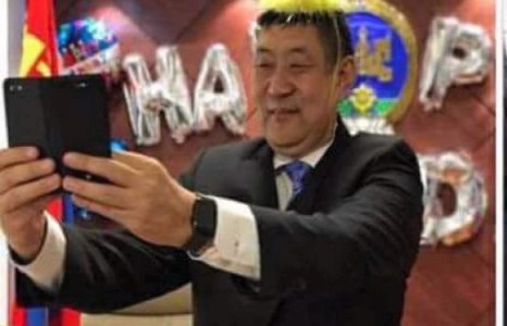 Саа шаар болсон Төрийн нарийны төрсөн өдөр шүүмжлэл дагуулав