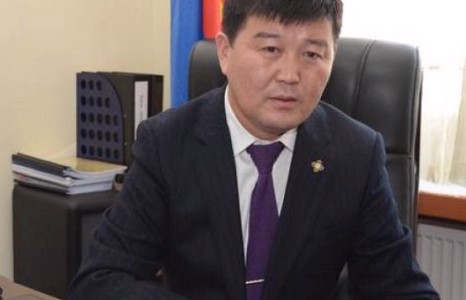 УИХ-ын гишүүн Х.Болорчулууны төрсөн дүү Х.Болорбаатар хууль бус наймаа хийдэг үү