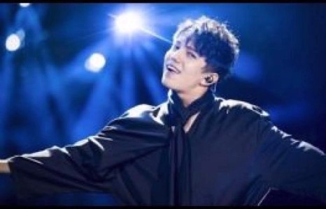 Хоолойгоороо дэлхийг байлдан дагуулж буй казах залуу /бичлэг/