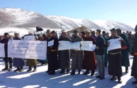 АРД ТҮМЭН ЦӨХӨРЧ ДУУСААД, УУРСАЖ ЭХЭЛЛЭЭ!