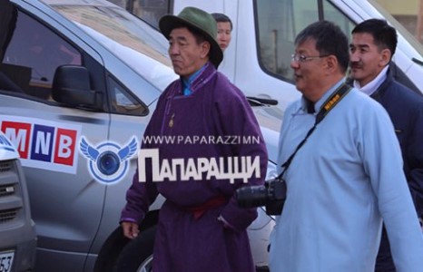 Заргач нэрээ гавьяат нэрээр сольсон Л. Цагаандалай 