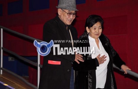 Хос “Ардын жүжигчин” гэр бүл гэдэг чинь энэ дээ 