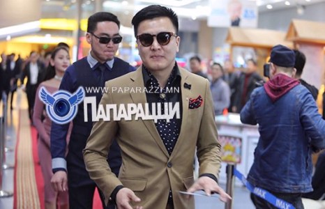 Эерэг дүрээр “занималдагч” 