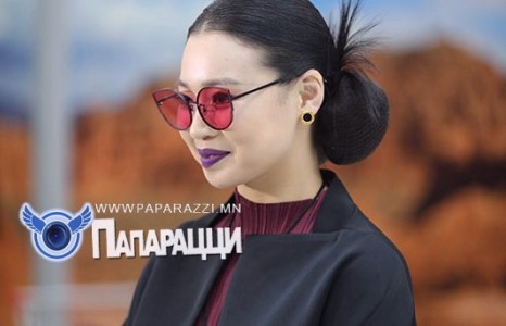 Бусдаас ялгарах содон төрх, бурхнаас заяасан гоо сайхан мандтугай 