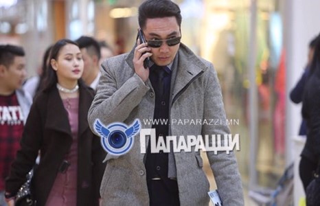 Надаас асуу л даа, найрахад учир бий... 