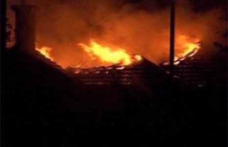 Сэрэмжлүүлэг: Хоёр хүүхэд гэртэйгээ шатаж амиа алджээ