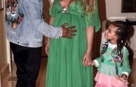 Бейонси төрөх үедээ дүүгээ хажуудаа байлгахаас татгалзжээ