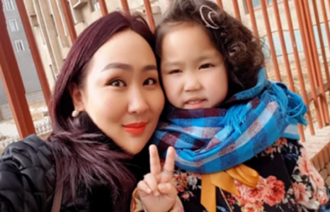 Энжигийн дуулснаар  “Зүгээр л инээмсэглэ” дуу клиптэй болжээ 