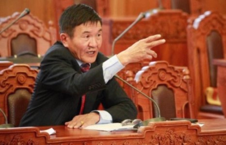 Ц.Нямдорж: Орох орон, оочих аягагүй ”10%”-ийн Ц.Даваасүрэн чи дуугаа тат..