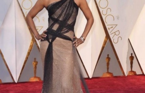 Оскарын улаан хивсийг чимсэн бүсгүйчүүд