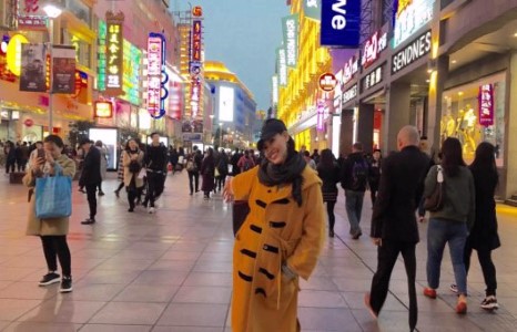 Хөтлөгч П.Одгэрэл хүүгээ дүүтэй болгож байгаа юу 