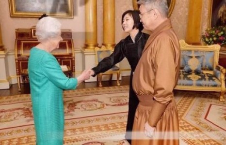 Элчид сайд С.Баярын нялх амраг хэний хэн сэн билээ 