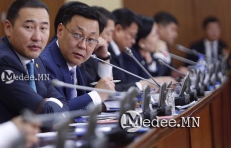 Сайд нар хүүхдийн мөнгийг хасч, төсвөө нэмэгдүүлжээ