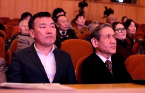 МАХН-ын дарга Н.Энхбаяр, “Босоо” С.Ганбаатар нар ил цагаанаар хэлхэлдэж эхэллээ