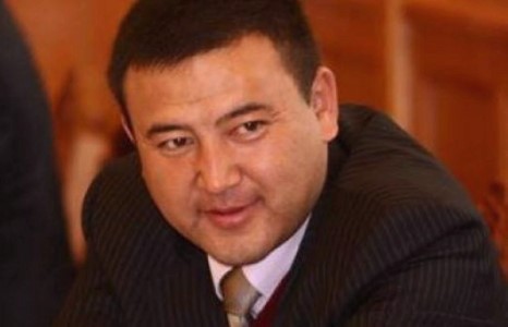 Б.Чойжилсүрэнгийн хязгааргүй шунал МАН-ыг шороотой хутгасаар л байна