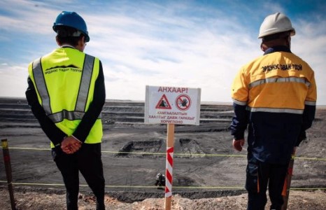 Болоогүй, Чалко Монголыг дахиад арван жил сорно