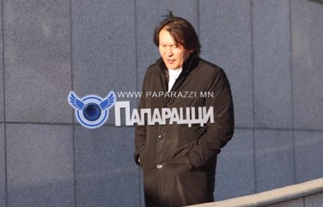 Урлагт биш, Улс төрд санаа тавиад байна уу?