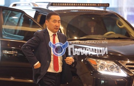 Шоу цэнгээн, найр наадмаас хоцорно гэж үгүй 