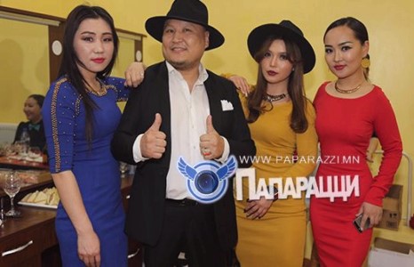 Донжтой инээмсэглэл