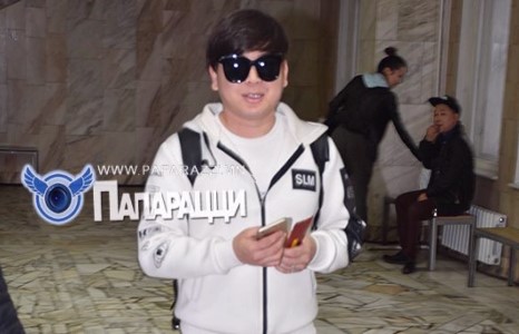 “Мотив”-ын Ганбаа уран бүтээлийн богц дүүрэнтэй явна 