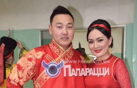 Дуучин Б.Болдод ”дайн” зарлагчдын цуваа тасрахгүй байна