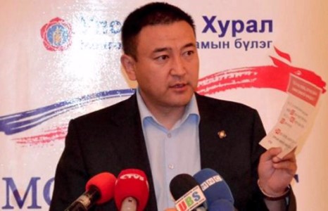 “Ухаангүй ноёнд урагшгүй албат” заяадаг гэдэг дээ Чойжилсүрэн сайдаа