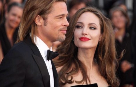 Брэд Питт Жолид зориулж баримал бүтээв