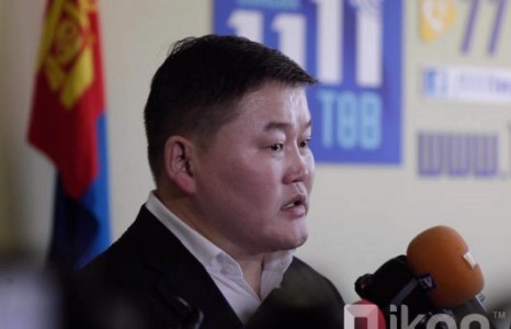 М.Хүдэрбаатар: Ажлын анхны өдөр өөртөө 300 саяар машин авна гэдэг Х.Бадамсүрэн төдийгүй МАН-ын дарга нарын завхрал