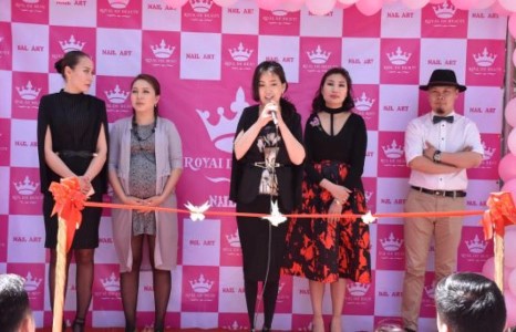 “Royal De Beauty” эмнэлэг Nail art салоноо нэлээ