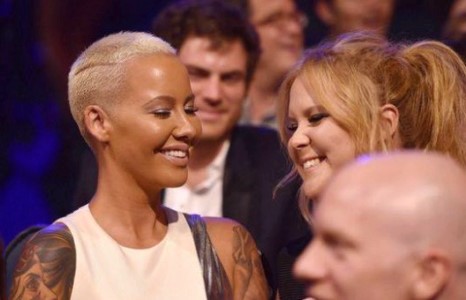 Амбер Роуз, Эми Шаумэр нарын халуухан үнсэлт шуугиан тарив