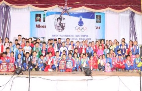  Emart (Скай Хайпермаркет ХХК) “Баян-Адрага-2017” Бага олимпийн наадам ивээн тэтгэлээ