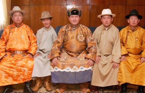 Хямралыг эхлүүлсэн нялх сэнгүм