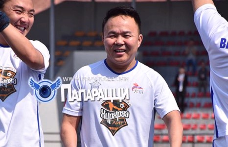 Жүжигчин Цоомоо-д “Баярлалаа”