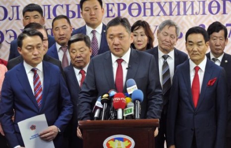 Миеэгомбын Энхболд: Би эвтэй монгол, ээлтэй төрийн төлөө нэр дэвшлээ