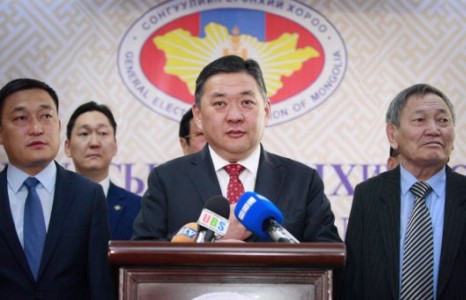 МАН-аас Ерөнхийлөгчид нэр дэвшигч М.Энхболдын сонгуулийн баг
