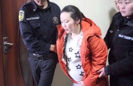 Г.Маралмааг хүчиндсэн гэх цагдаа гэртээ амиа алджээ