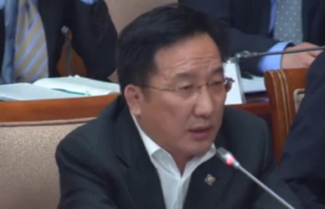 УИХ-ын гишүүн Д.Дамба-Очир ”согтуу” байнгын хороонд үг хэлчихэв үү? дээ..