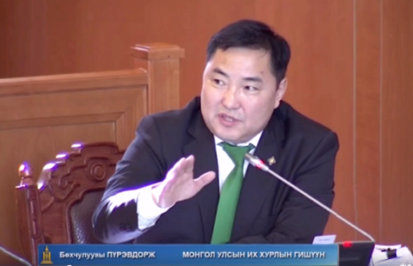 Б.Пүрэвдорж: 300 мянган төгрөгний татвараас зайлс хийсэн хүнийг 5 жил хорих уу? Эрүүл ухаанаар ханд Нямбаатар аа