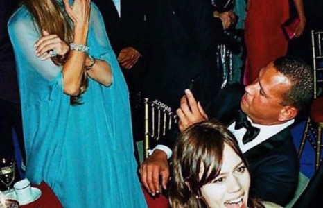 47настай Женнифер Лопез бие давхар болжээ