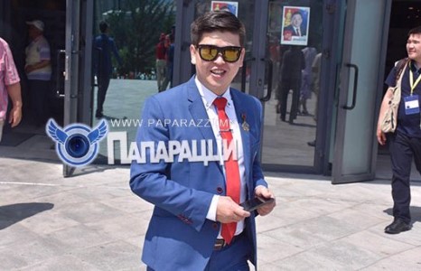 Нэр дэвшигчдээ сэтгэл хангалуун дэгдэж явна