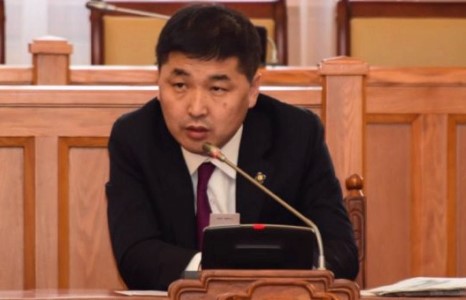 О.Баасанхүү: Приусны татварыг эсэргүүцсэн иргэнээ ”зандалчилах” гэж байгаа нь мунхаг хэрэг