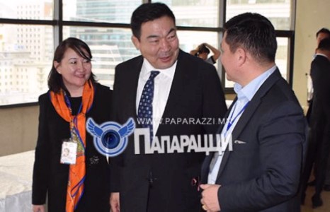 Бат-Эрдэнэ сайдын шахааны томилгоо хэдэн хүний аминд хүрэх вэ?