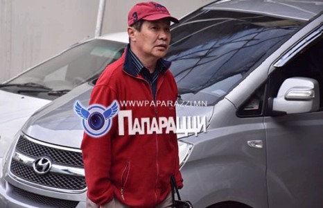 Кино урлагийнхан түүнээс дүгнэлт авч байж санаа нь амардаг