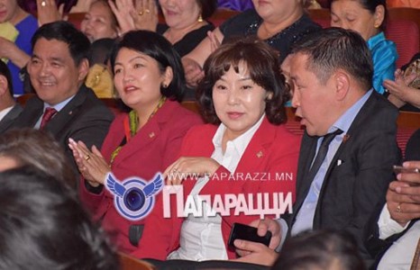 Эх хүний сэтгэлээр эх орондоо хандвал...