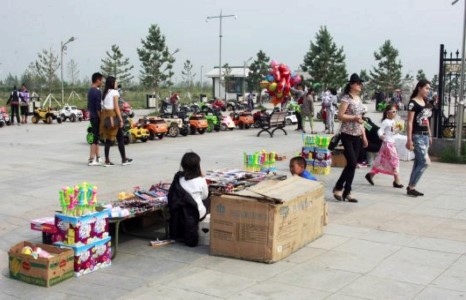 Цэцэрлэгт хүрээлэн ХАР ЗАХ хэвээрээ байсаар