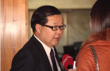 ШУА-ийн удирдлагууд нөхөр нь твиттерт жиргэсний төлөө эхнэрийг нь халжээ